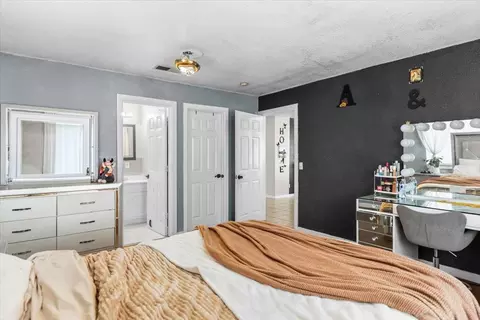Bedroom - 2032 E 9th St, Stockton, CA 95206 photo 3 of 4
