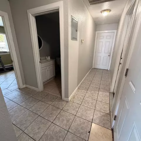 Entry Way - 2032 E 9th St, Stockton, CA 95206 photo 1 of 2