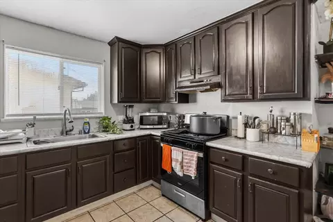 Kitchen - 2032 E 9th St, Stockton, CA 95206 photo 4 of 4