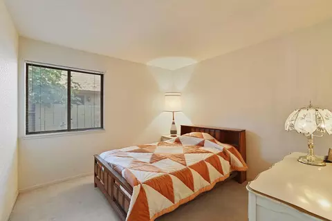 Bedroom - 2000 Thrush Ct, Lodi, CA 95240 photo 1 of 6