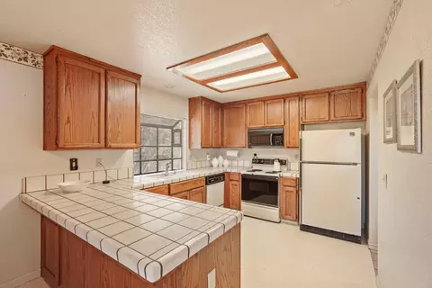 Kitchen - 2000 Thrush Ct, Lodi, CA 95240 photo 1 of 5
