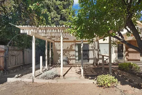 Exterior - 2000 Thrush Ct, Lodi, CA 95240 photo 11 of 13
