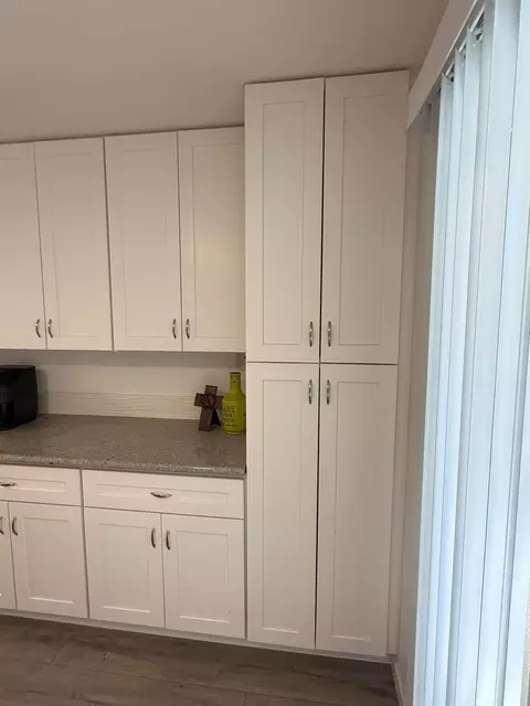 Kitchen - 3701 Colonial Dr #84, Modesto, CA 95356 photo 4 of 8