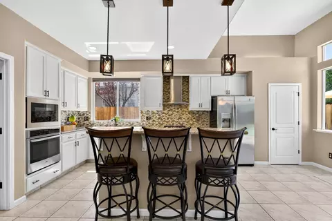 Kitchen - 417 The Cv, Modesto, CA 95355 photo 2 of 5