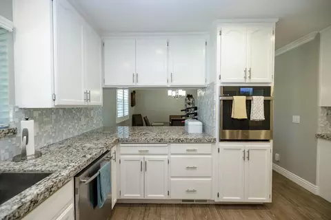 Kitchen - 8460 E Keyes Rd, Hughson, CA 95326 photo 4 of 5