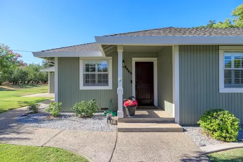 Exterior - 8460 E Keyes Rd, Hughson, CA 95326 photo 3 of 10