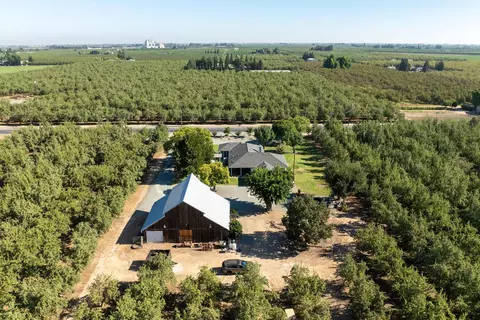 View/Area - 8460 E Keyes Rd, Hughson, CA 95326 photo 5 of 10