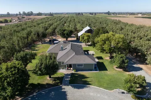 View/Area - 8460 E Keyes Rd, Hughson, CA 95326 photo 1 of 10