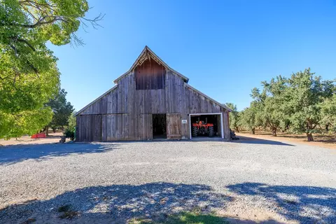 Exterior - 8460 E Keyes Rd, Hughson, CA 95326 photo 10 of 10