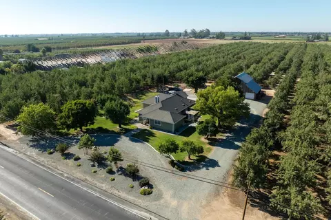 View/Area - 8460 E Keyes Rd, Hughson, CA 95326 photo 7 of 10