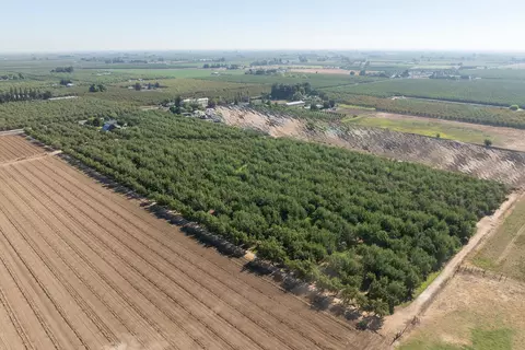 View/Area - 8460 E Keyes Rd, Hughson, CA 95326 photo 4 of 10