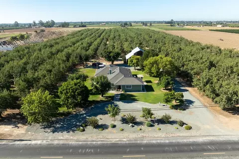 View/Area - 8460 E Keyes Rd, Hughson, CA 95326 photo 8 of 10
