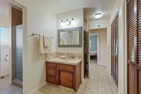 Bath - 2709 Chapel Ct, Modesto, CA 95355 photo 3 of 3