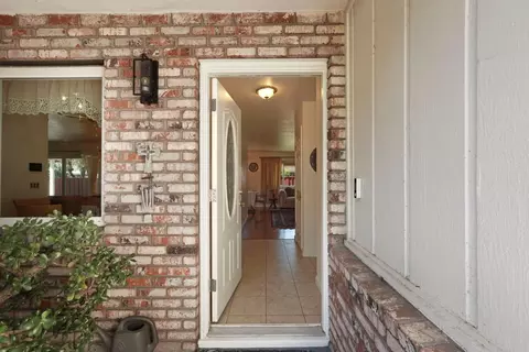 Entry Way - 2709 Chapel Ct, Modesto, CA 95355 photo 1 of 2