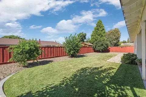 Exterior - 2709 Chapel Ct, Modesto, CA 95355 photo 4 of 7