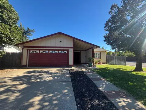 9800 Crimsonwood Way, Sacramento, CA 95827
