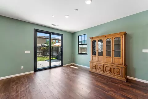 Living - 545 Chimes St, Lathrop, CA 95330 photo 5 of 7