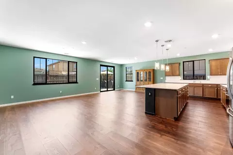 Living - 545 Chimes St, Lathrop, CA 95330 photo 2 of 7