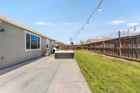 Exterior - 545 Chimes St, Lathrop, CA 95330 photo 3 of 13