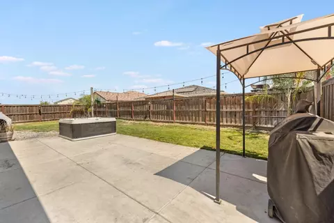 Exterior - 545 Chimes St, Lathrop, CA 95330 photo 2 of 13