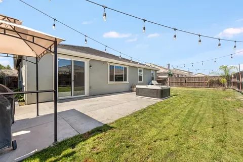 Exterior - 545 Chimes St, Lathrop, CA 95330 photo 4 of 13