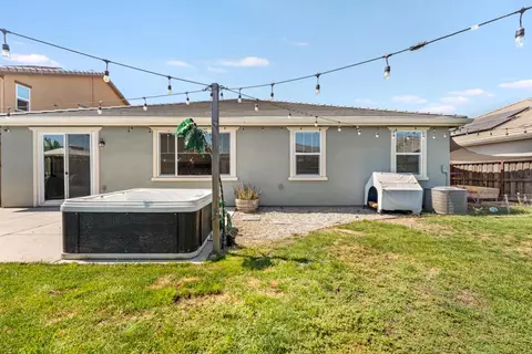Exterior - 545 Chimes St, Lathrop, CA 95330 photo 5 of 13