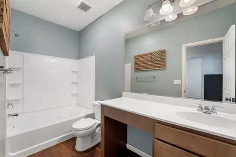 Bath - 545 Chimes St, Lathrop, CA 95330 photo 1 of 2