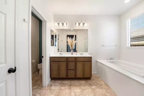 Entry Way - 545 Chimes St, Lathrop, CA 95330 photo 3 of 5