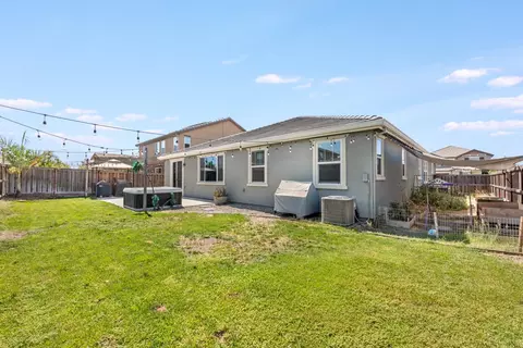Exterior - 545 Chimes St, Lathrop, CA 95330 photo 9 of 13