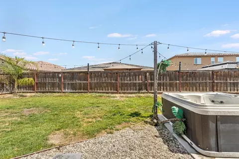 Exterior - 545 Chimes St, Lathrop, CA 95330 photo 6 of 13