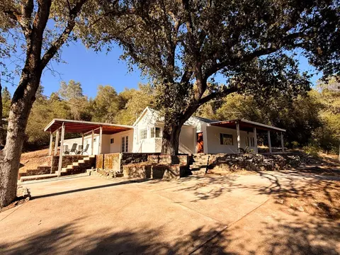 Exterior - 3959 Mountain Ranch Rd, San Andreas, CA 95249 photo 2 of 4