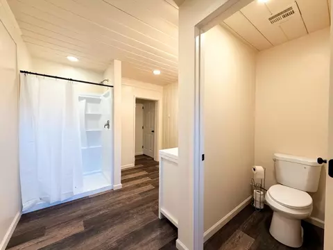 Bath - 3959 Mountain Ranch Rd, San Andreas, CA 95249 photo 4 of 4