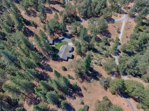 View/Area - 19275 Adamson Dr, Grass Valley, CA 95949 photo 6 of 9