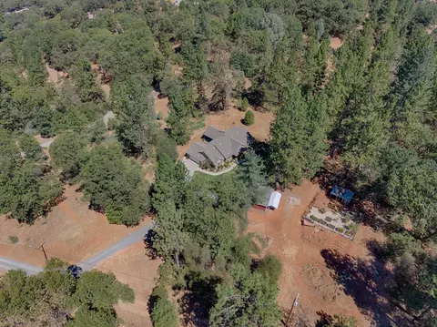 View/Area - 19275 Adamson Dr, Grass Valley, CA 95949 photo 2 of 9