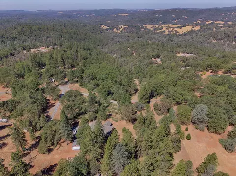 View/Area - 19275 Adamson Dr, Grass Valley, CA 95949 photo 5 of 9