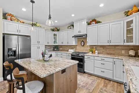 Kitchen - 19275 Adamson Dr, Grass Valley, CA 95949 photo 2 of 6