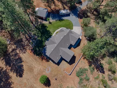 View/Area - 19275 Adamson Dr, Grass Valley, CA 95949 photo 3 of 9