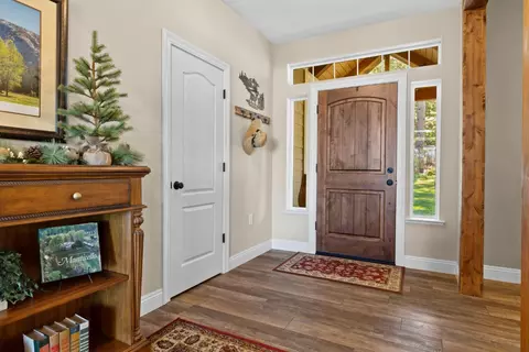 Entry Way - 19275 Adamson Dr, Grass Valley, CA 95949 photo 2 of 4