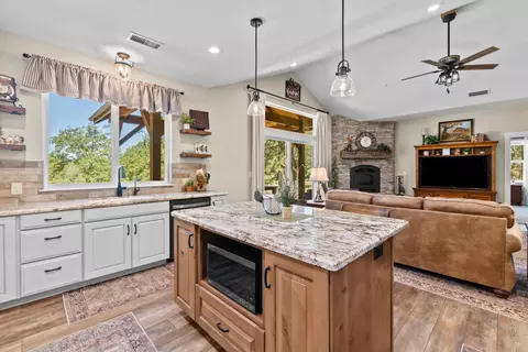 Kitchen - 19275 Adamson Dr, Grass Valley, CA 95949 photo 3 of 6