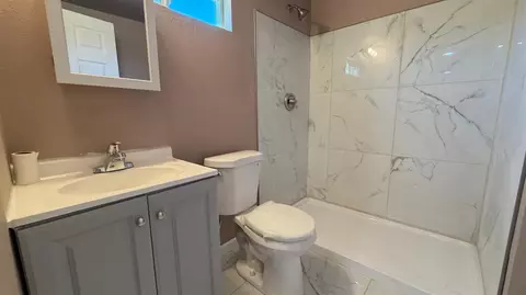 Bath - 6360 Jackson Ave, Riverbank, CA 95367 photo 2 of 2
