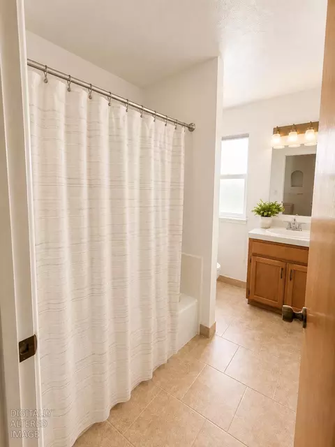 Bath - 743 Sandy Bar Dr, Copperopolis, CA 95228 photo 5 of 9