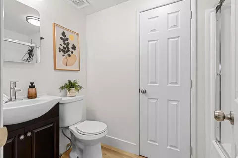 Bath - 4 Marsh Ct, Lodi, CA 95242 photo 3 of 3