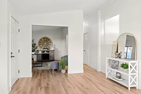 Entry Way - 4 Marsh Ct, Lodi, CA 95242 photo 2 of 2