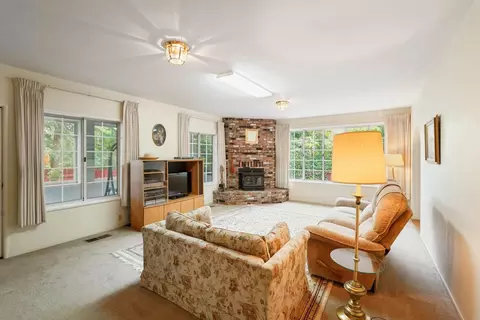 Living - 916 Wilson Bend Rd, Grimes, CA 95950 photo 2 of 4