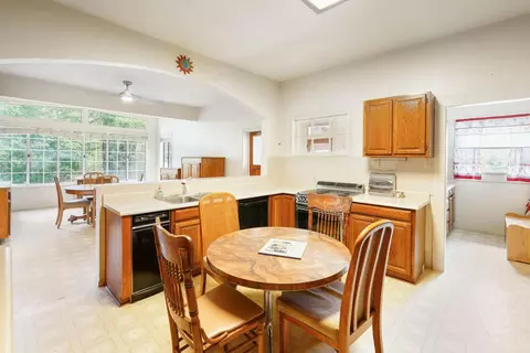 Kitchen - 916 Wilson Bend Rd, Grimes, CA 95950 photo 3 of 4