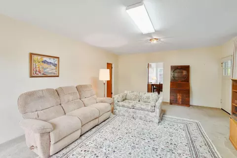 Living - 916 Wilson Bend Rd, Grimes, CA 95950 photo 3 of 4