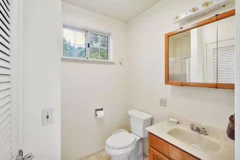Bath - 916 Wilson Bend Rd, Grimes, CA 95950 photo 2 of 5