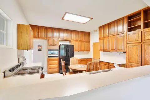 Kitchen - 916 Wilson Bend Rd, Grimes, CA 95950 photo 2 of 4