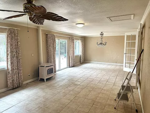 Living - 5764 Alicia Ave, Olivehurst, CA 95961 photo 4 of 4