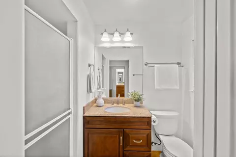 Bath - 6609 Penney Way, Carmichael, CA 95608 photo 3 of 3